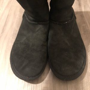 Black uggs